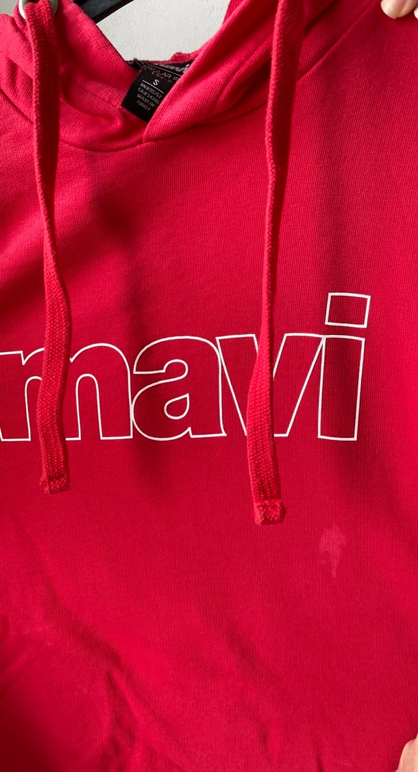 Kırmızı Kapüşonlu Mavi Baskılı Sweatshirt - Görsel 5