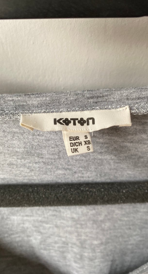 Gri V Yakalı Kadın Bluz - Görsel 2