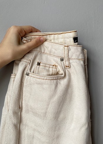 Beyaz Pamuklu Rahat Kesim Kot Pantolon - Görsel 2