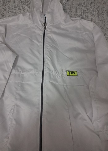 Beyaz Kapüşonlu Fermuarlı Kadın Ceket çok iyi durumda yagmurluk - Görsel 4