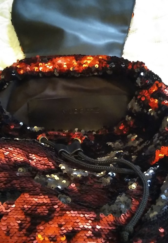 Kırmızı Bağcıklı Kadın Sırt Çantası - Görsel 3