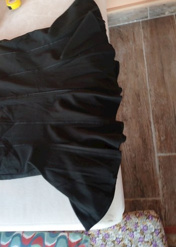 MARKS SPENCER 46 beden kalçadan kloş şık
etek. Hiç giyilmedi. - Görsel 3