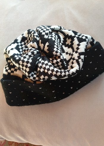 Beyaz Siyah Örgü Kadın Bere - Görsel 2