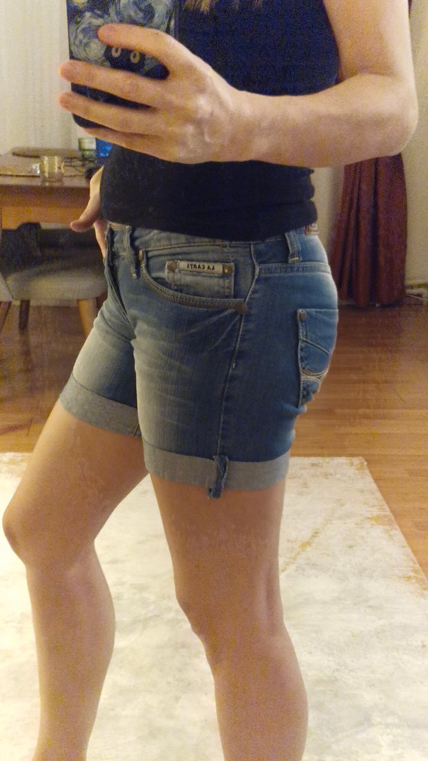 Kadın Koyu Mavi Kemerli Mini Denim Şort - Görsel 3