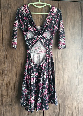 Sırt Detaylı Siyah Çiçekli Bohem Elbise - Görsel 6