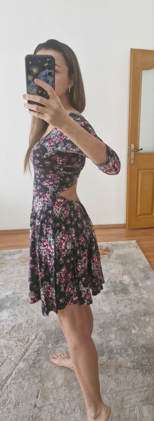 Sırt Detaylı Siyah Çiçekli Bohem Elbise - Görsel 4