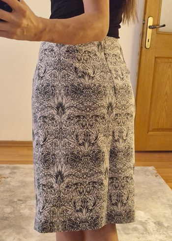 MANGO Beyaz üzerine siyah desenli Kalem Etek - Görsel 5