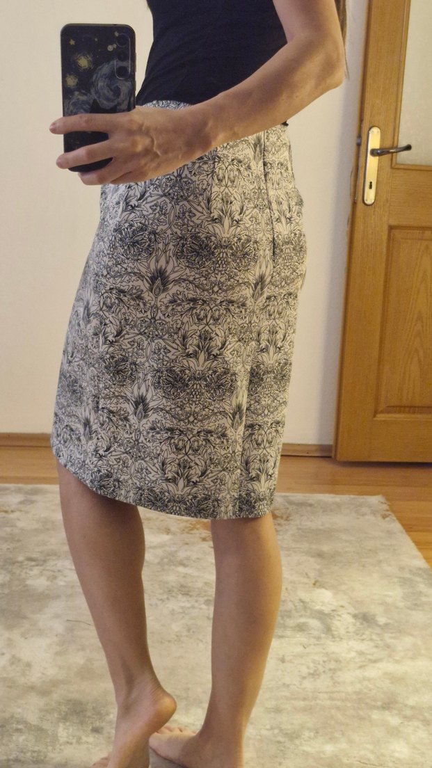 MANGO Beyaz üzerine siyah desenli Kalem Etek - Görsel 4