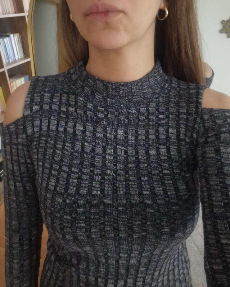 Gri Çizgili Yüksek Yaka Triko Elbise - Görsel 4