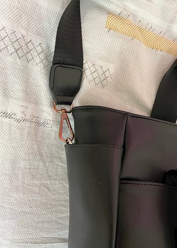 Siyah Deri Tokalı Kadın Çanta - Görsel 3