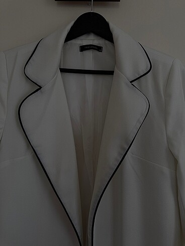 s Beden Beyaz kemerli kullanışlı blazer ceket