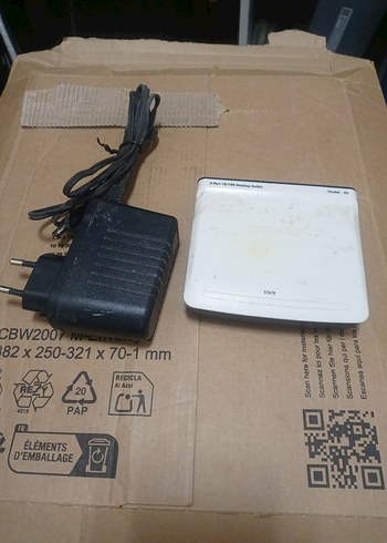 Beyaz Çoklu Portlu Ethernet switch - Görsel 2