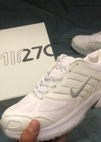 Nike Beyaz Kadın Spor Ayakkabı - Düz Taban