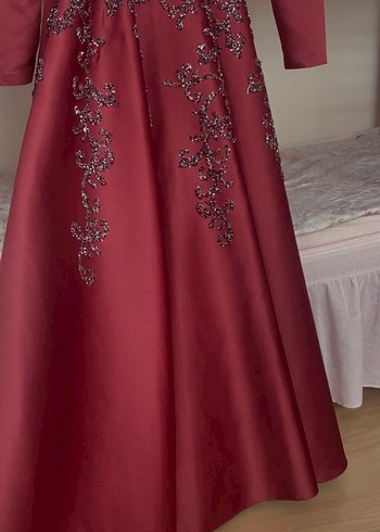 34 Beden bordo Renk Bordo Uzun Kollu Nakışlı Abiye Elbise