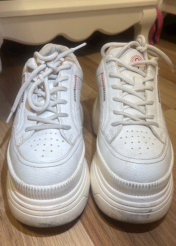 Bershka Beyaz Platform Topuklu Spor Ayakkabı