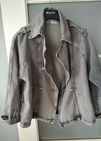 Gri Düğmeli Kadın Denim Ceket