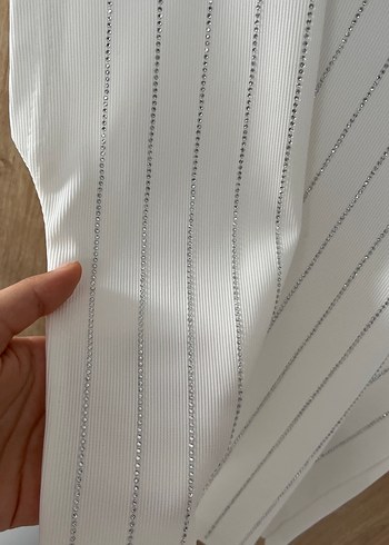 Kadın Beyaz Kısa Kollu Pilili Bluz - Görsel 3