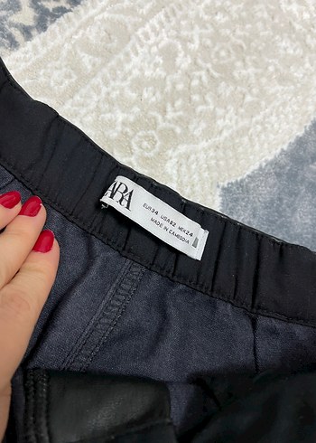 Siyah Deri Tokalı Midi Pantolon - Görsel 4