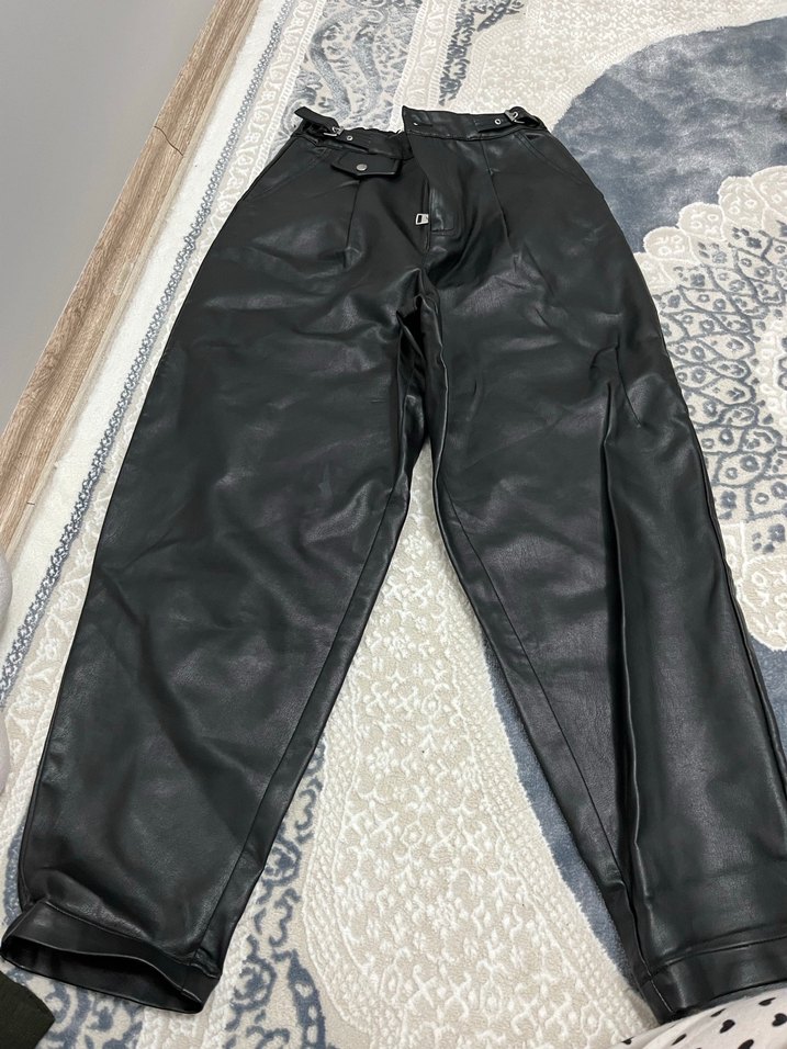 Siyah Deri Tokalı Midi Pantolon - Görsel 2