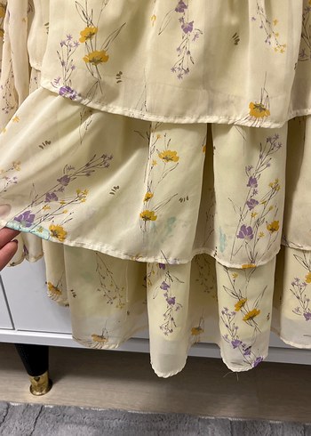 Sarı Çiçekli Straplez Kat Kat Mini Elbise - Görsel 2