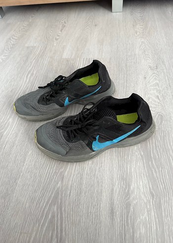 45 Beden Nike spor ayakkabı