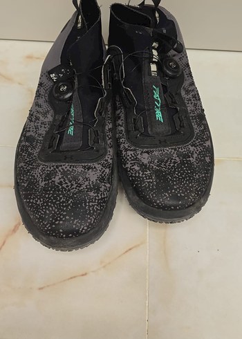 Under Armour spor ayakkabı