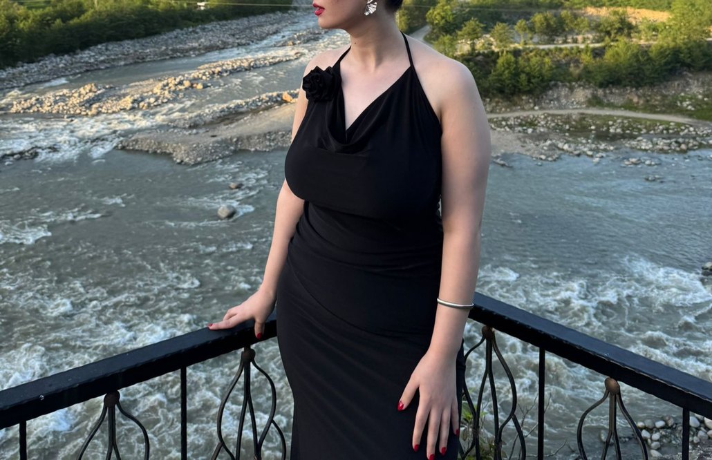 Siyah V Yaka Uzun Drapeli Kadın Elbise - Görsel 2