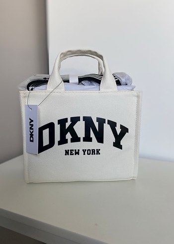 DKNY Beyaz Baskılı Kadın Omuz Çantası