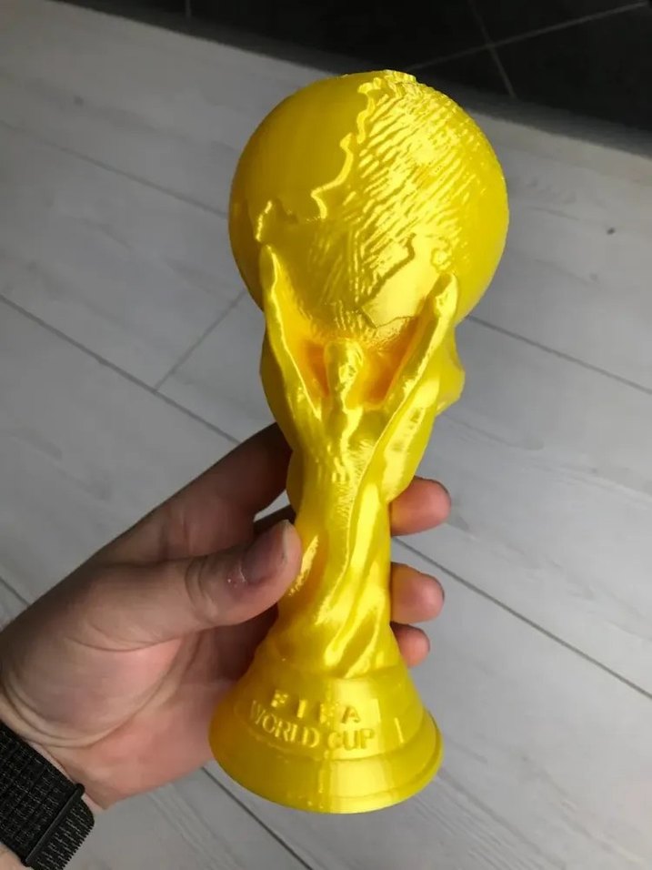 Altın Renkli Parlak Dünya Kupası Figürü - Görsel 2