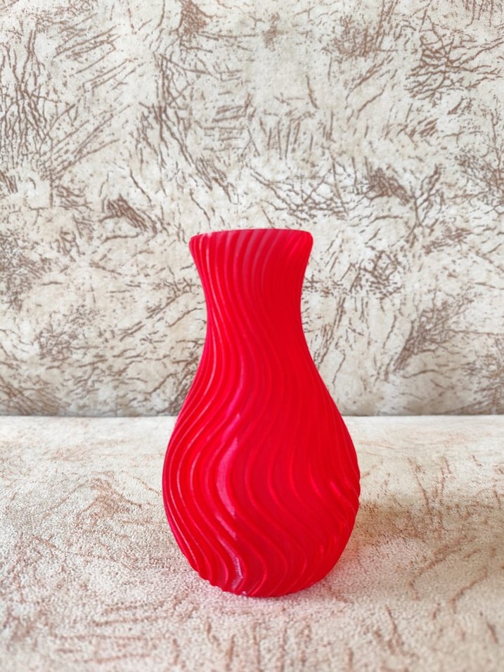 Kıvrımlı Kırmızı Vazo - Görsel 2