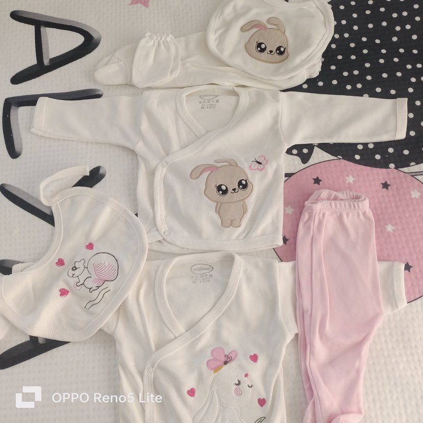 Beyaz Desenli bebek takimi - Görsel 2