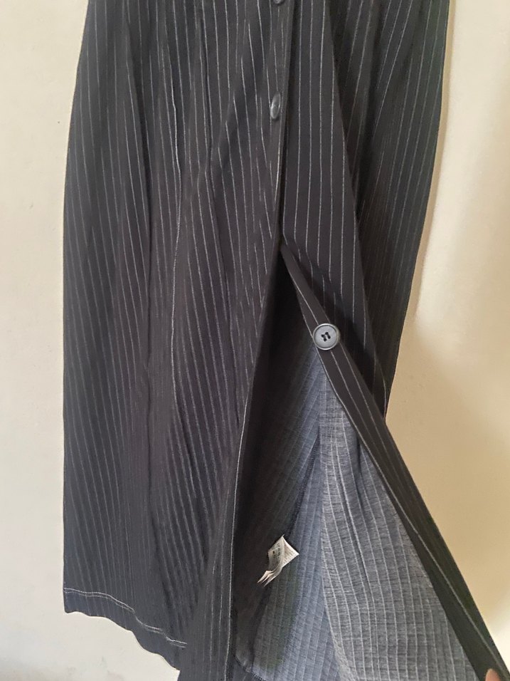 V Yaka Kolsuz Çizgili Uzun Elbise - Görsel 5