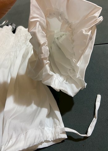 Zara Saten Volanlı Straplez Crop Bluz - Görsel 5