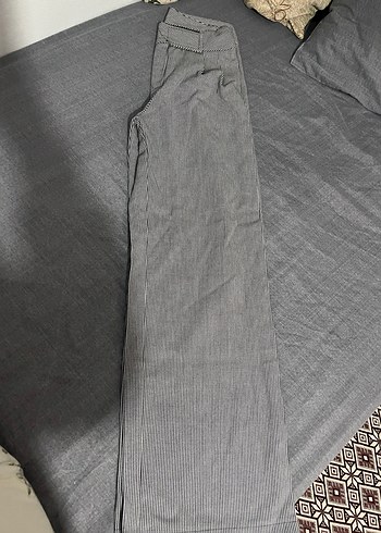 Kadın Gri Keten Pilili Kumaş Pantolon - Görsel 2