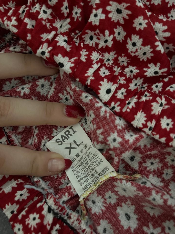 Kırmızı Çiçek Desenli Fırfırlı Mini Etek - Görsel 3