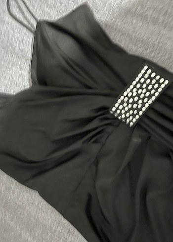 Siyah Uzun yırtmaçlı , sol taraf taş detaylı  elbise - Görsel 3