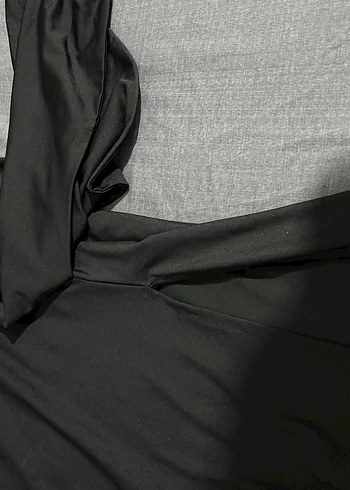 Siyah Uzun yırtmaçlı , sol taraf taş detaylı  elbise - Görsel 4