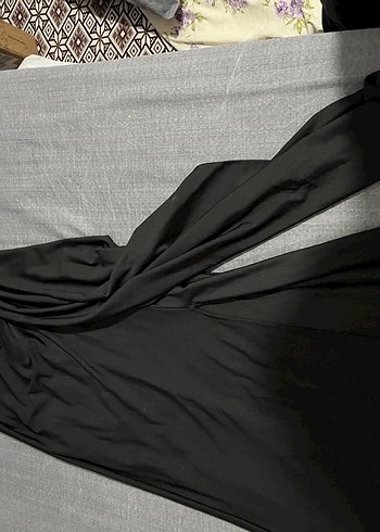 Siyah Uzun yırtmaçlı , sol taraf taş detaylı  elbise - Görsel 6