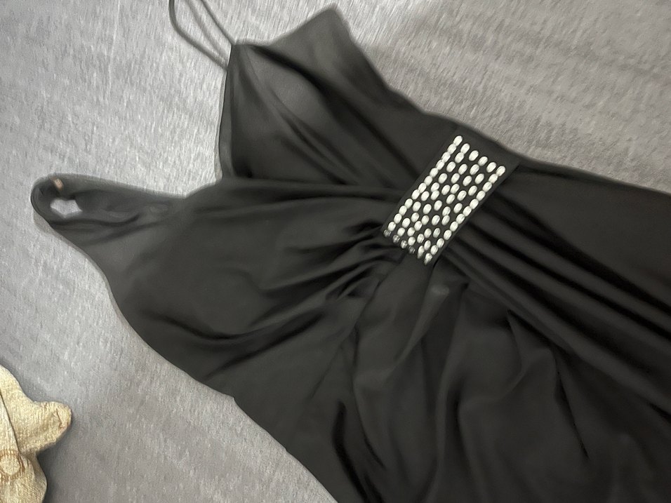 Siyah Uzun yırtmaçlı , sol taraf taş detaylı  elbise - Görsel 3