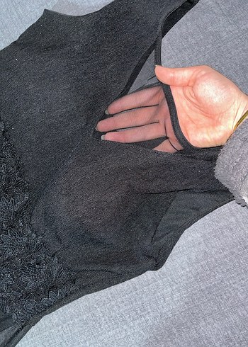 Dantel Detaylı Siyah Uzun V Yaka Abiye Elbise - Görsel 3