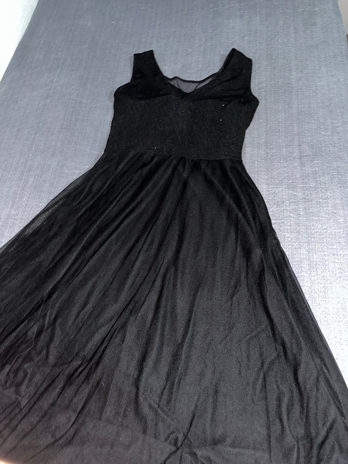 Dantel Detaylı Siyah Uzun V Yaka Abiye Elbise - Görsel 5