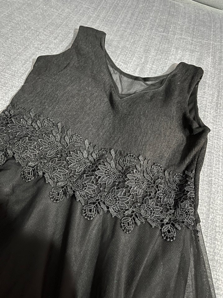 Dantel Detaylı Siyah Uzun V Yaka Abiye Elbise - Görsel 2