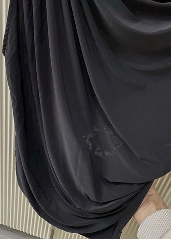 Drapeli Siyah Kolsuz Yüksek Yaka Bluz - Görsel 3