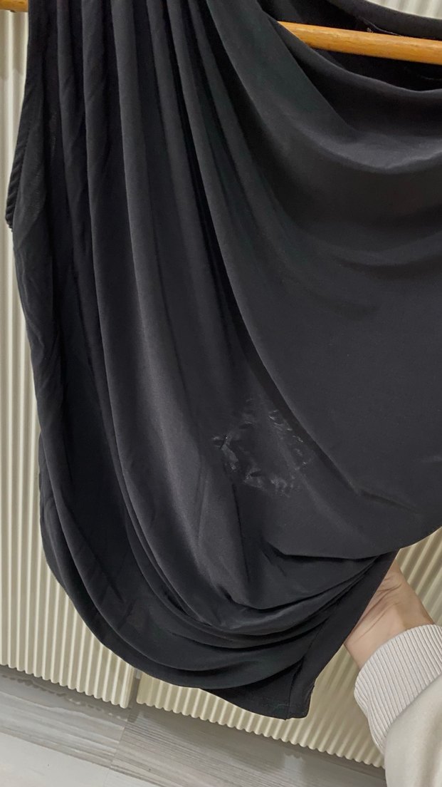 Drapeli Siyah Kolsuz Yüksek Yaka Bluz - Görsel 3