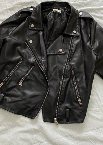Siyah Kısa Kesim Deri Biker Ceket - Görsel 4
