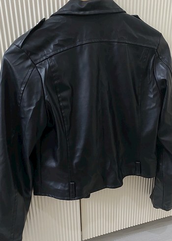 Siyah Kısa Kesim Deri Biker Ceket - Görsel 2