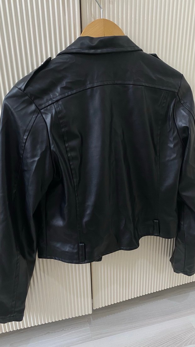 Siyah Kısa Kesim Deri Biker Ceket - Görsel 2