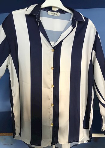 Beyaz ve Lacivert Çizgili Kadın Gömlek Saten - Görsel 3