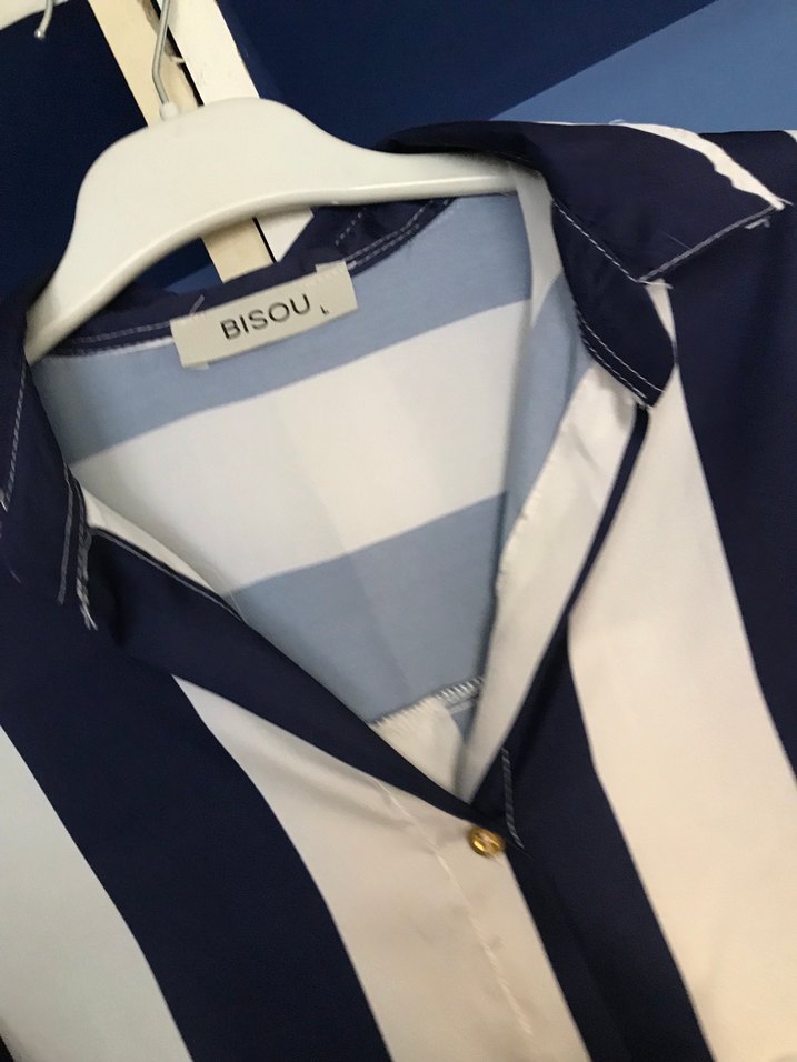 Beyaz ve Lacivert Çizgili Kadın Gömlek Saten - Görsel 2