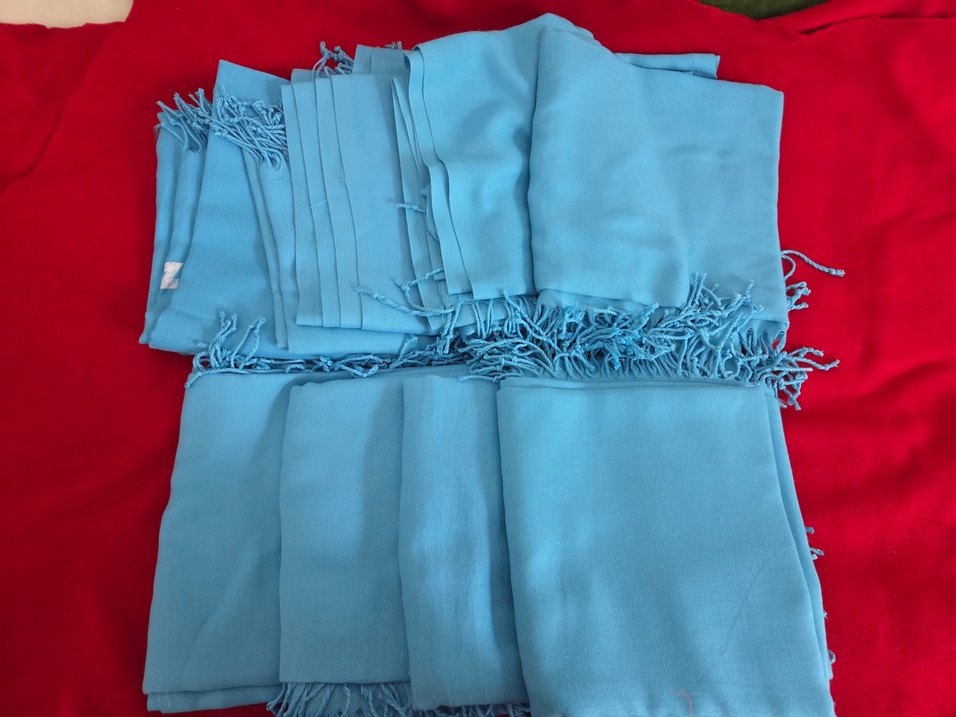 Mavi İpek Görünümlü Kadın Şal - Görsel 2